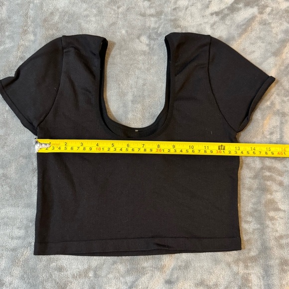 Dynamite Black Crop Top
#1261 - Picture 2 of 5